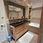 La Maison De Lau Alojamento de Acomodação e Pequeno-almoço 3*